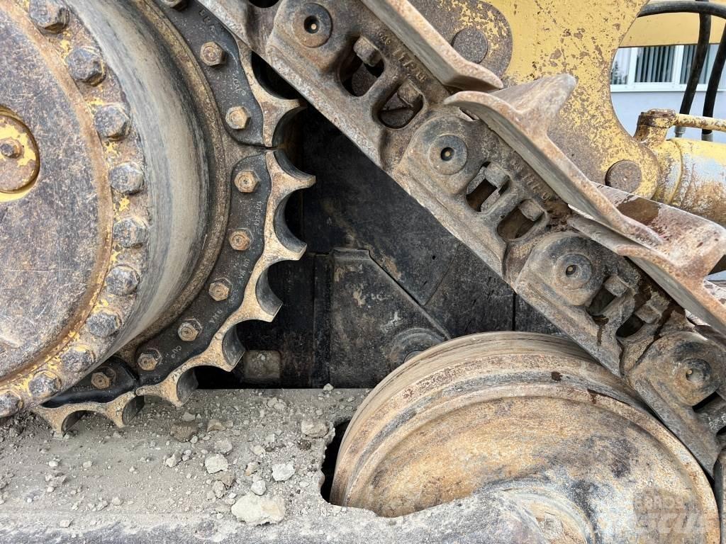 CAT D 7 H Pásové dozery