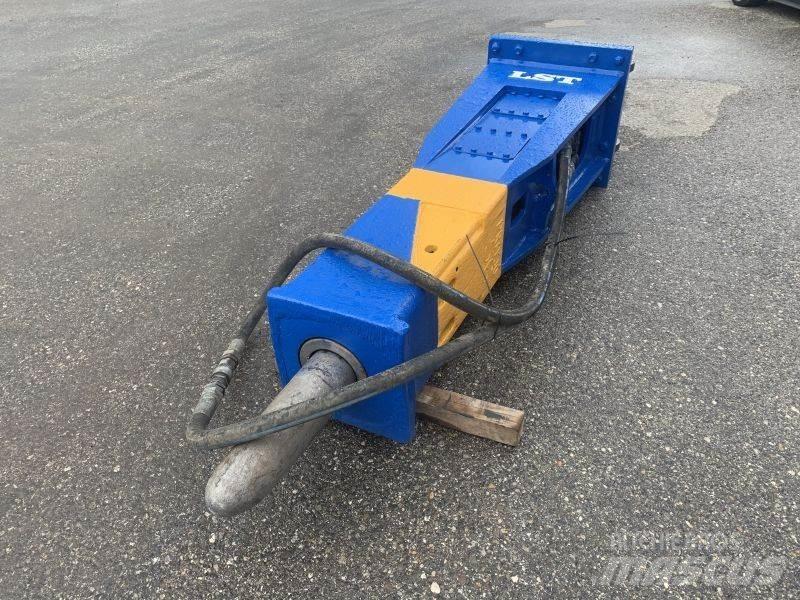  Diverse LST XB 3100 Hydraulická beranidla na zatloukání pilotů