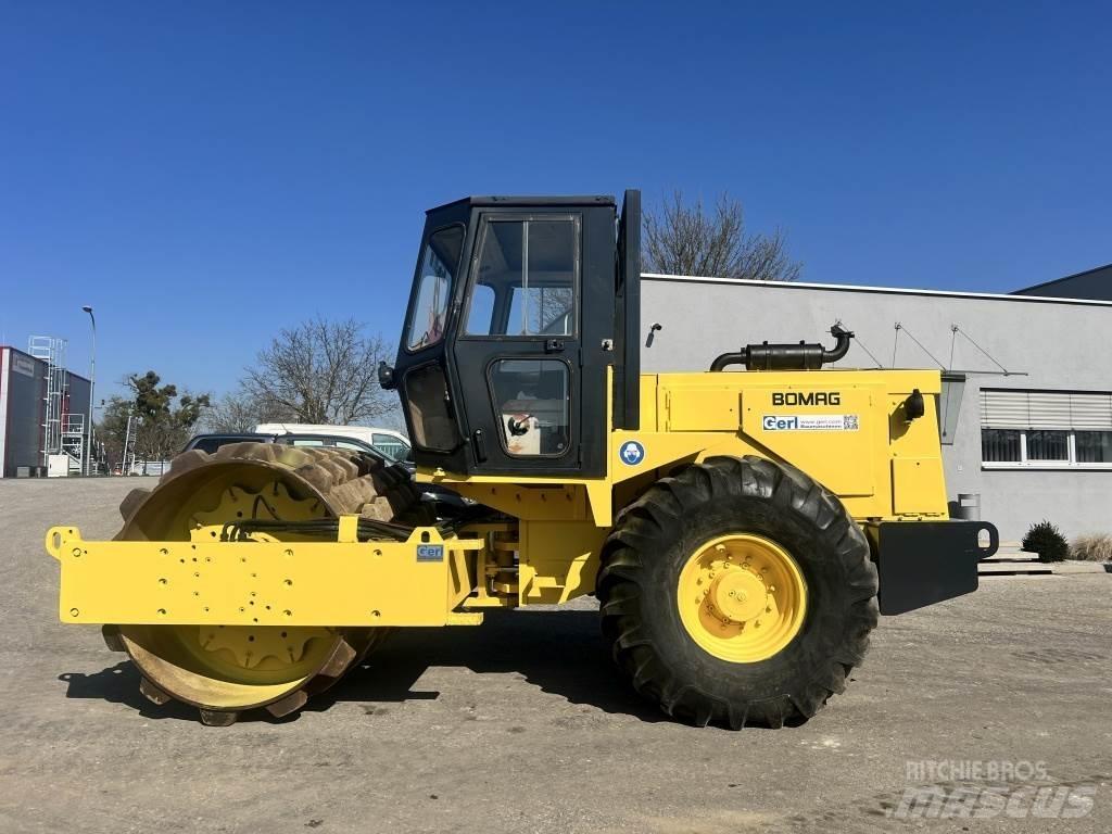 JCB Vibromax W 1402 PD Tahačové válce