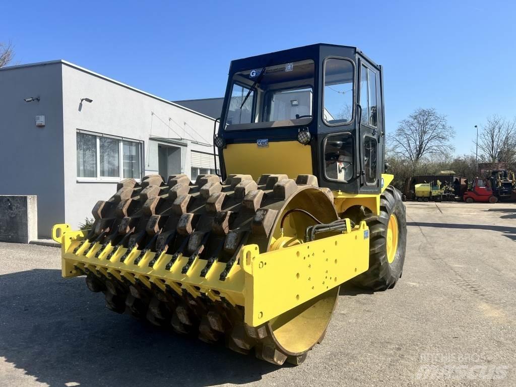 JCB Vibromax W 1402 PD Tahačové válce