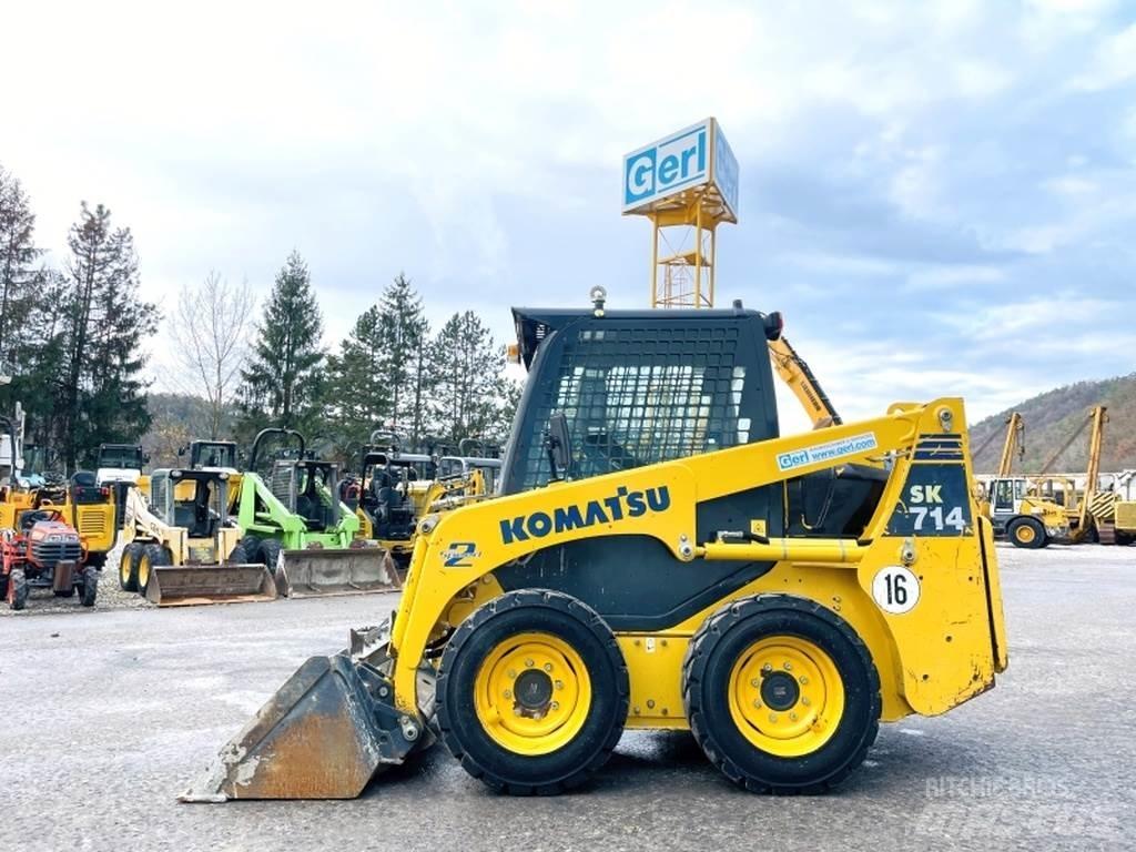 Komatsu SK714 Smykem řízené nakladače