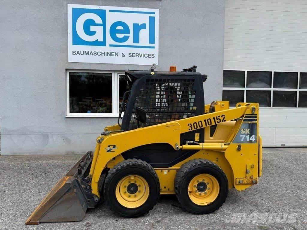Komatsu SK714-5 Smykem řízené nakladače