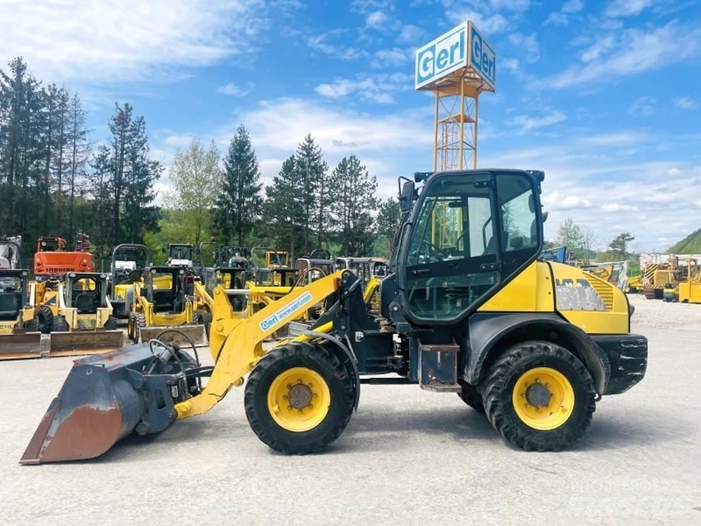 Komatsu WA80-6 Kolové nakladače