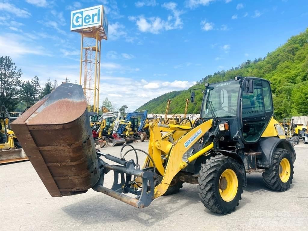 Komatsu WA80-6 Kolové nakladače