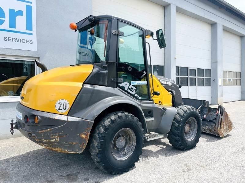 Mecalac AS900 Kolové nakladače
