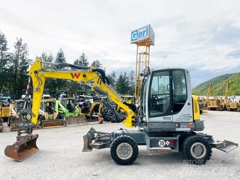 Neuson EW65 Kolová rýpadla