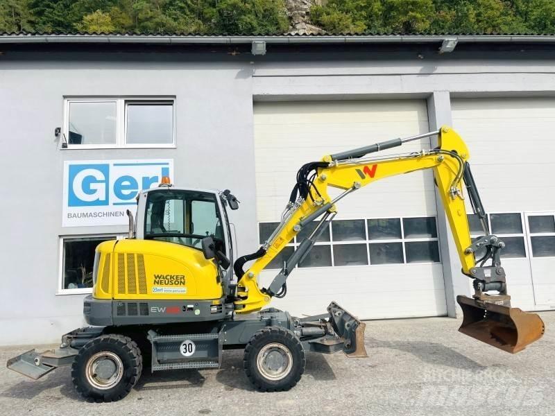 Neuson EW65 Kolová rýpadla