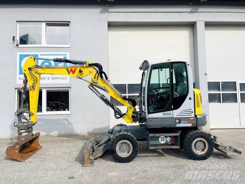 Neuson EW65 Kolová rýpadla