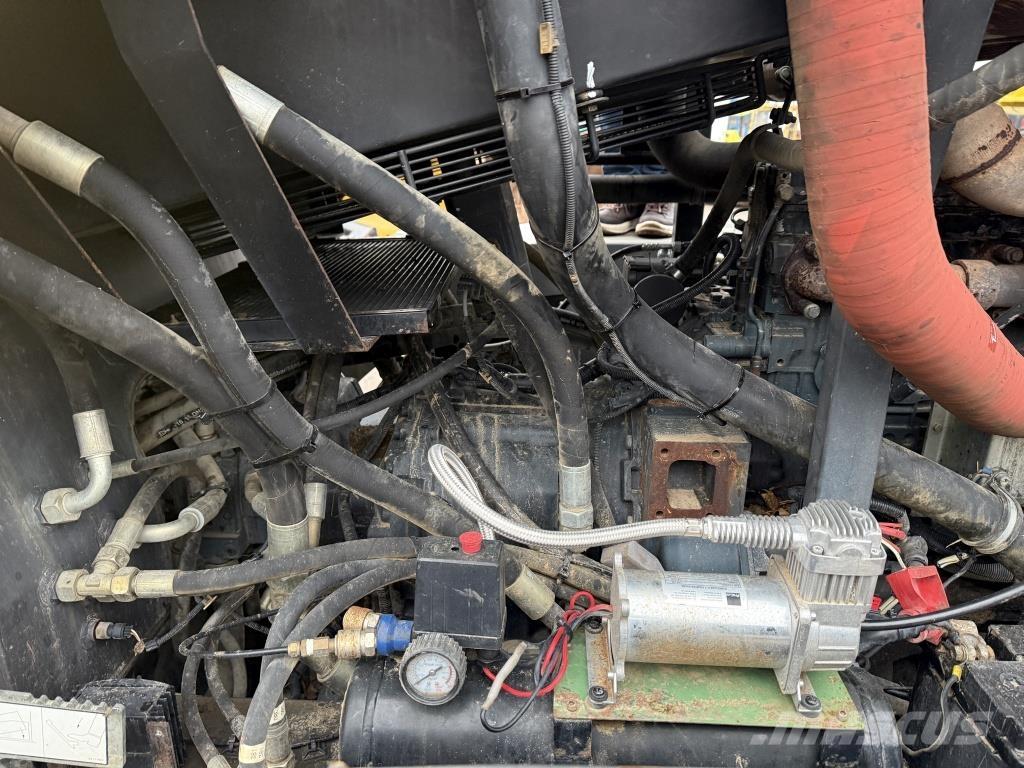 New Holland F 156.6 A Grejdry