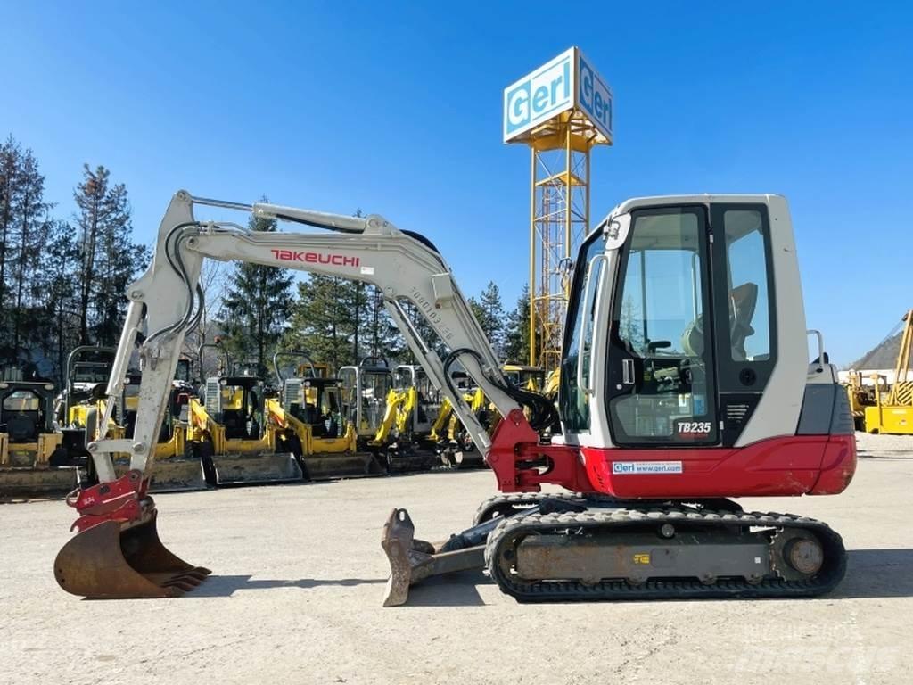 Takeuchi TB235 Mini rýpadla < 7t