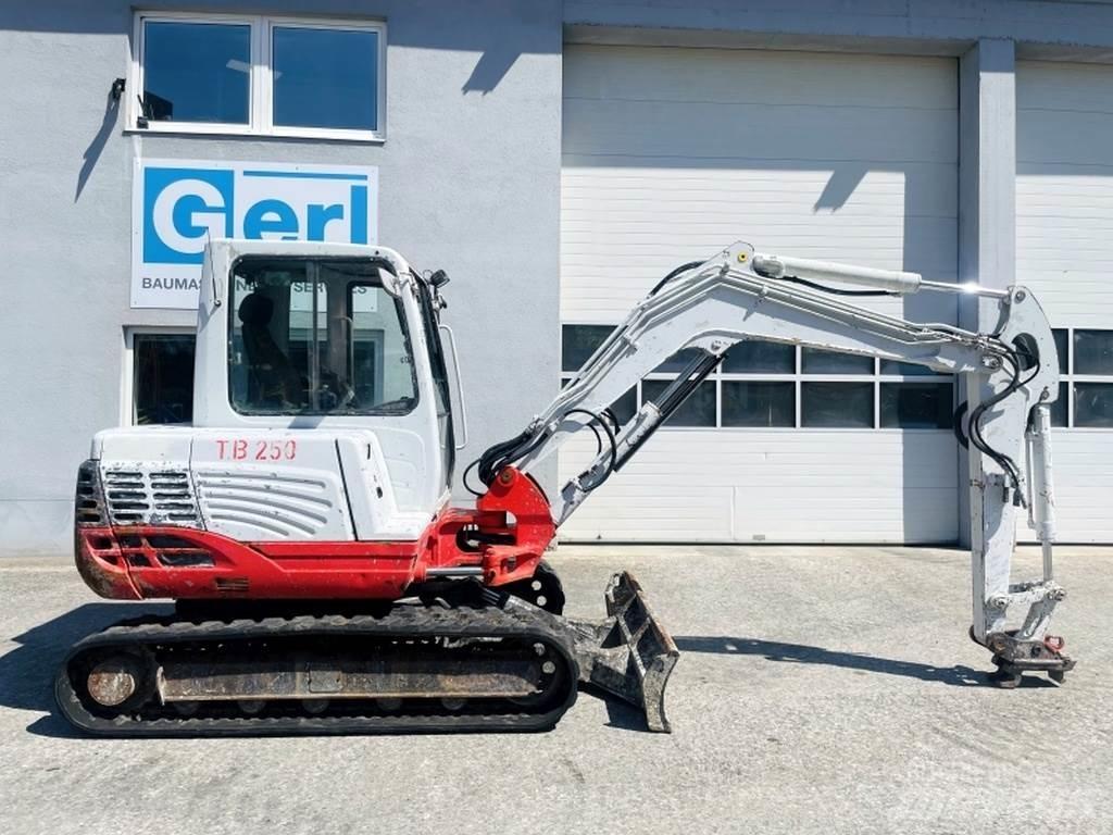 Takeuchi TB250 Mini rýpadla < 7t