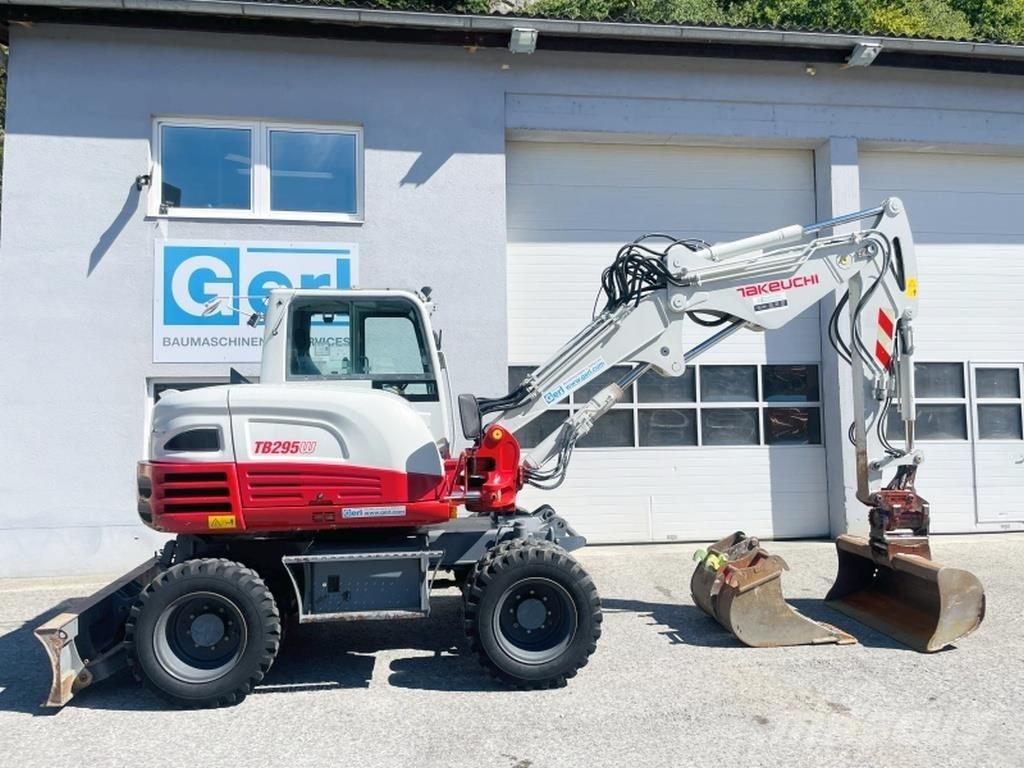 Takeuchi TB295W Kolová rýpadla