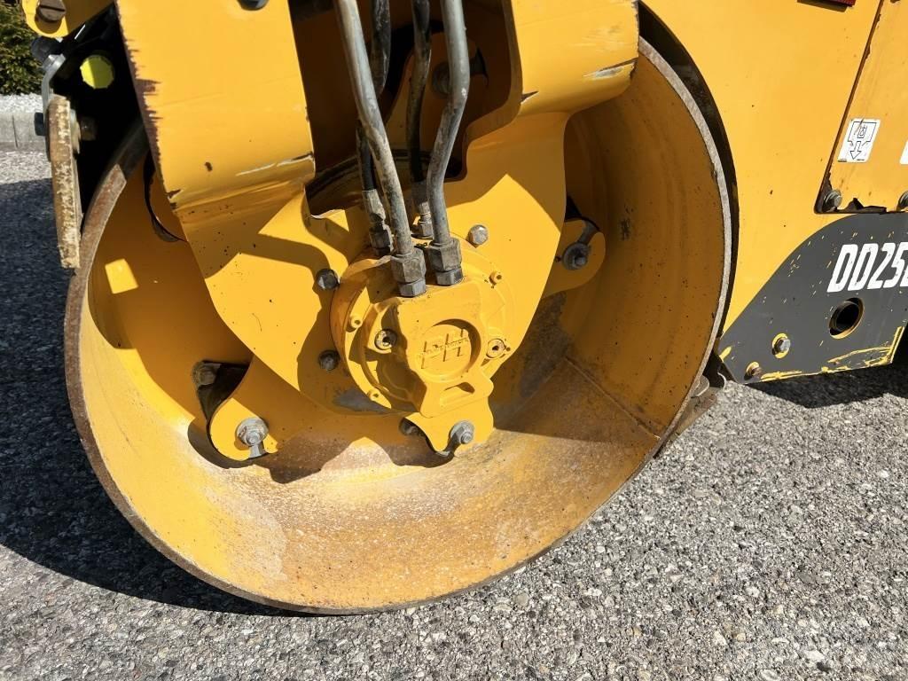Volvo DD25B Tandemové válce