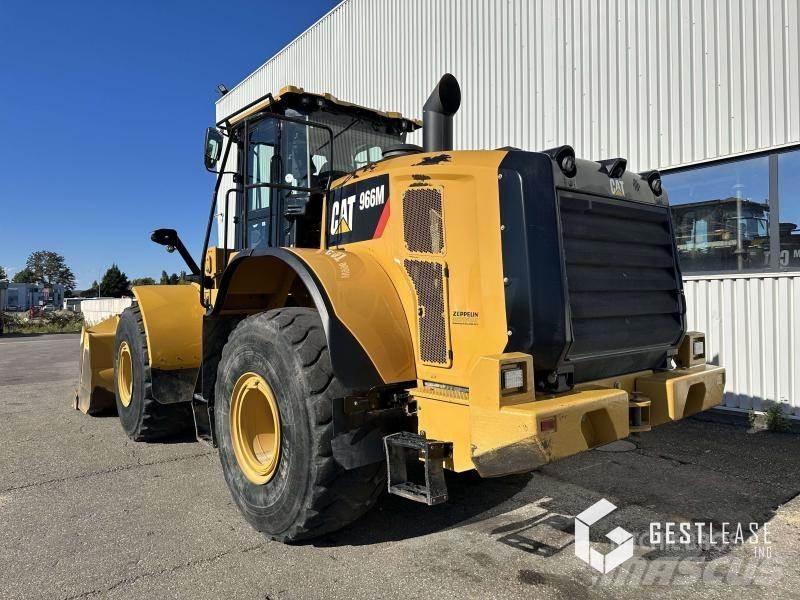 CAT 966M Kolové nakladače