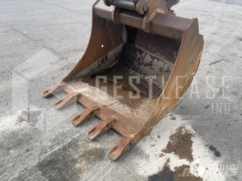 Doosan DX235LC Pásová rýpadla