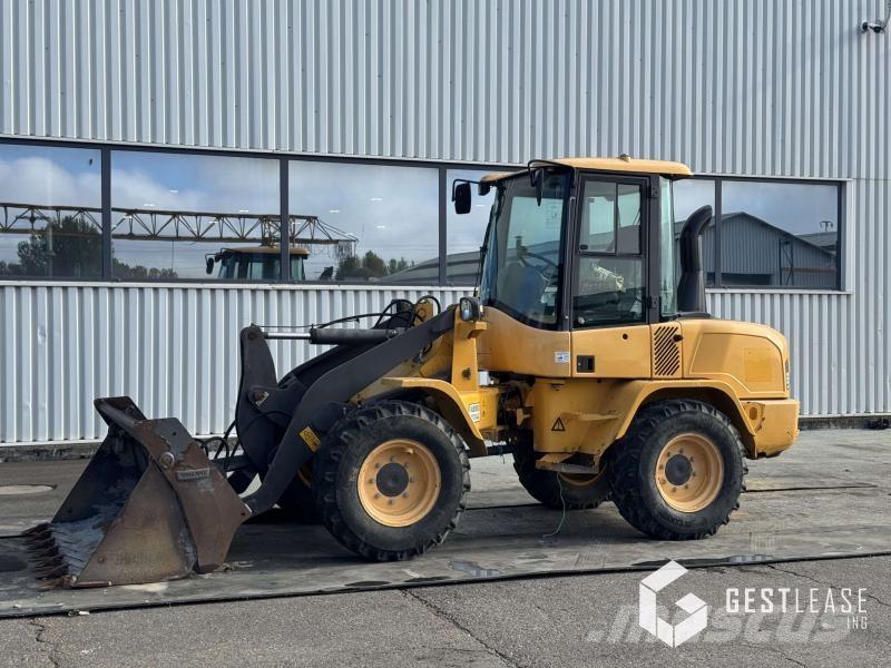 Volvo L30G Kolové nakladače