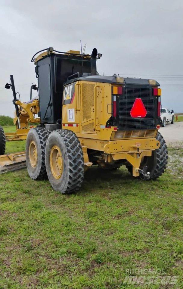 CAT 140M Pásové dozery
