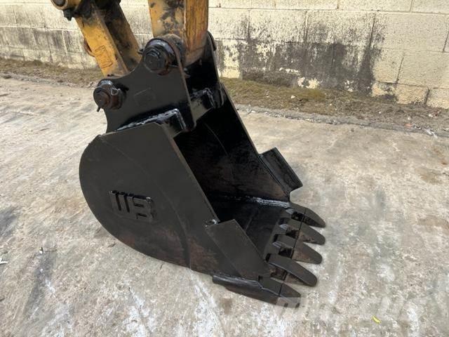 CAT 304E2 CR Mini rýpadla < 7t