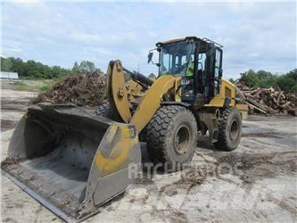 CAT 938M Kolové nakladače