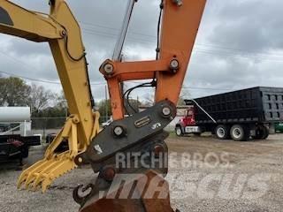 Doosan DX225LC Pásová rýpadla