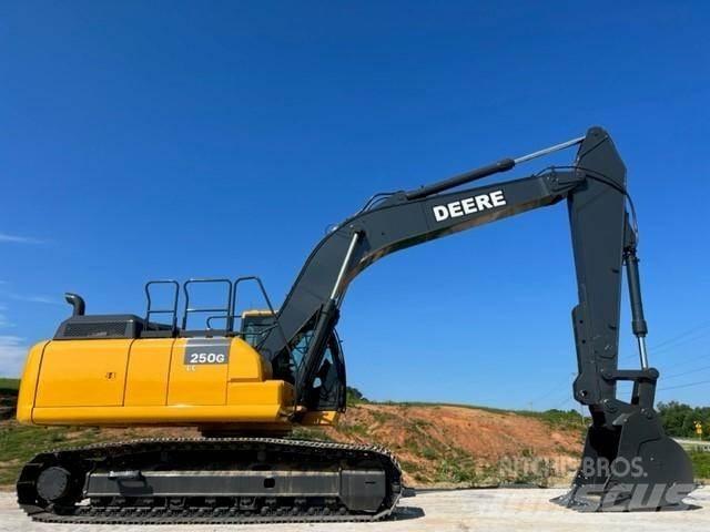 John Deere 250G Pásová rýpadla