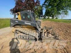 John Deere 333G Smykem řízené nakladače