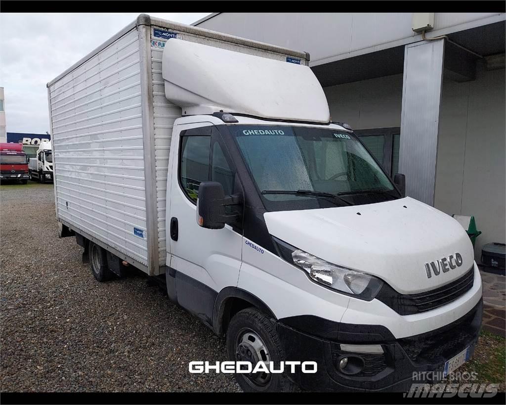 Iveco 35C18 Skříňová nástavba