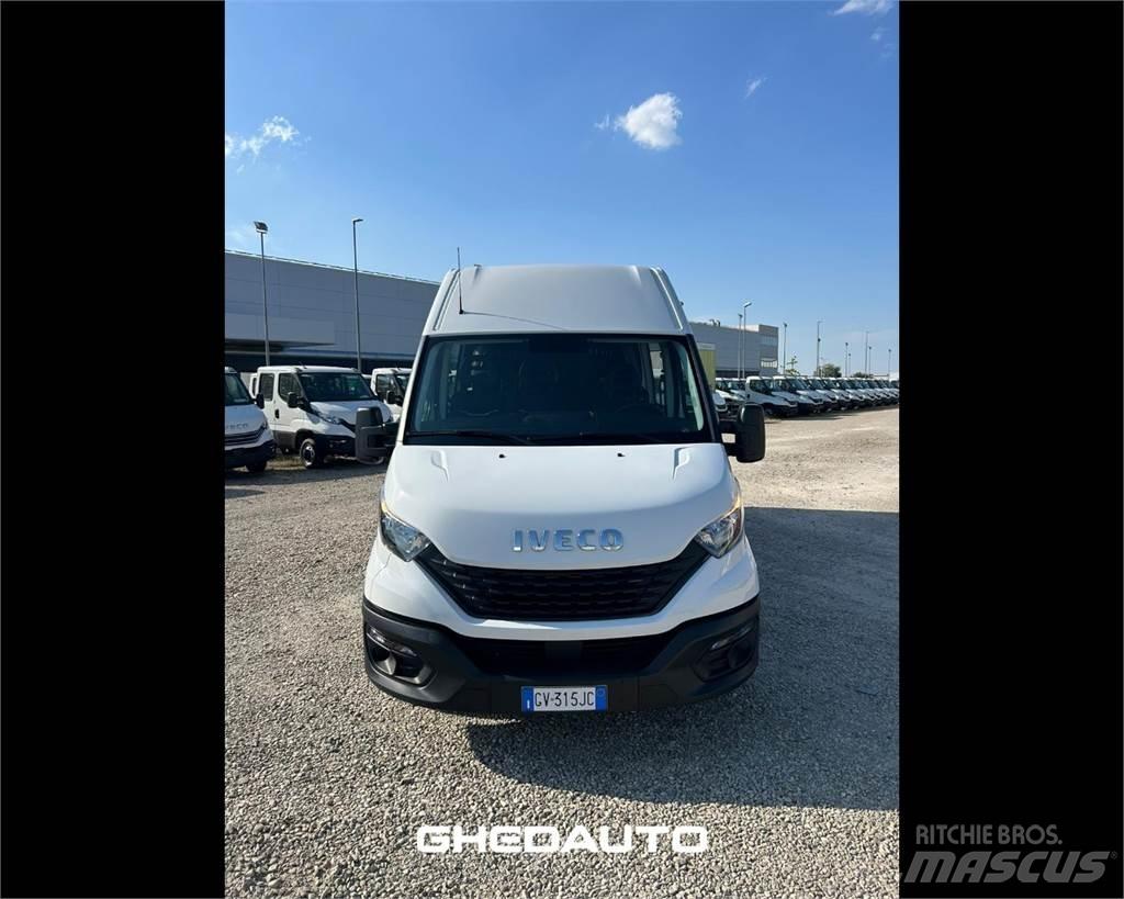 Iveco 35S16 Skříňová nástavba