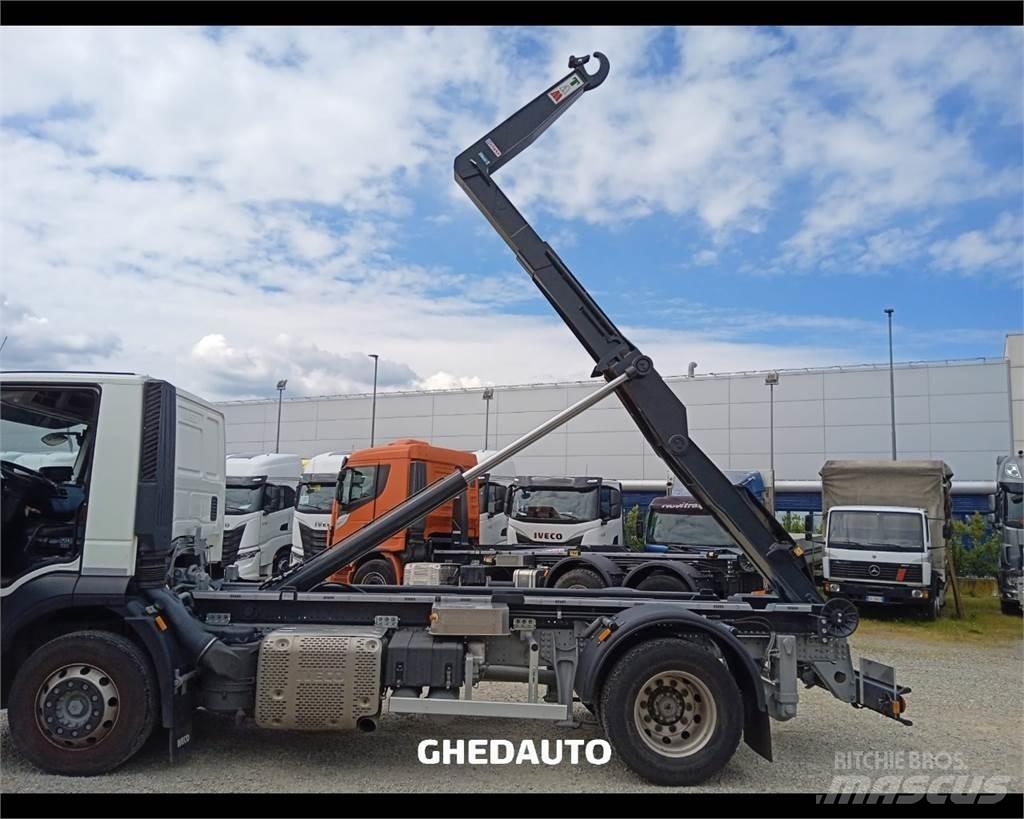 Iveco AD190S31 Skříňová nástavba