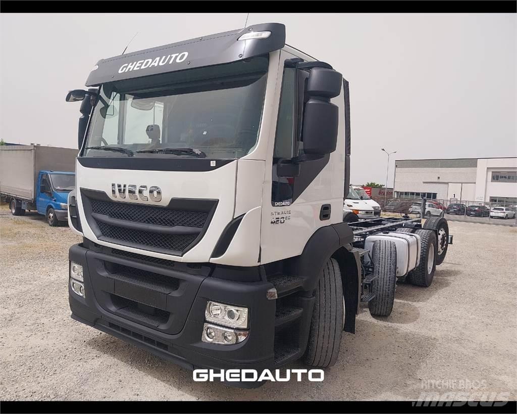 Iveco AD440S42 Skříňová nástavba