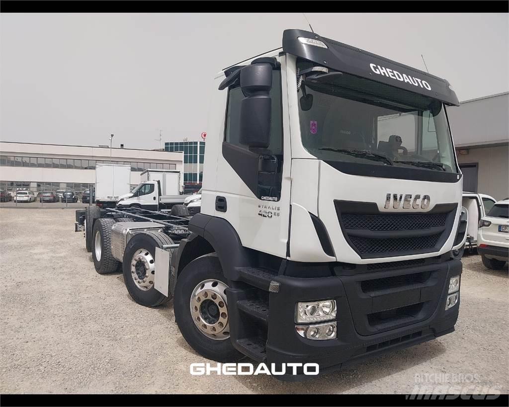 Iveco AD440S42 Skříňová nástavba