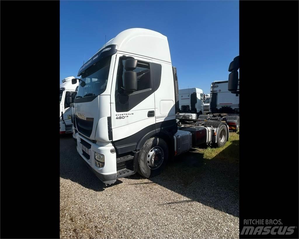 Iveco AS440S48 Skříňová nástavba