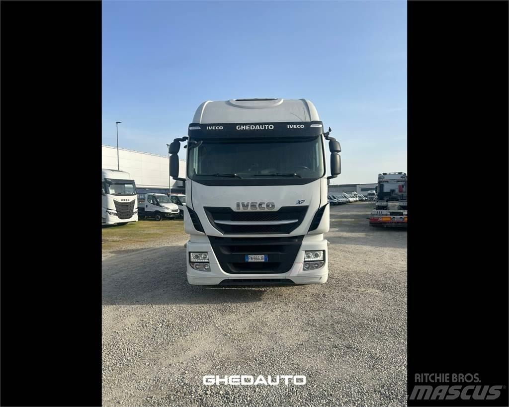 Iveco AS440S48 Skříňová nástavba