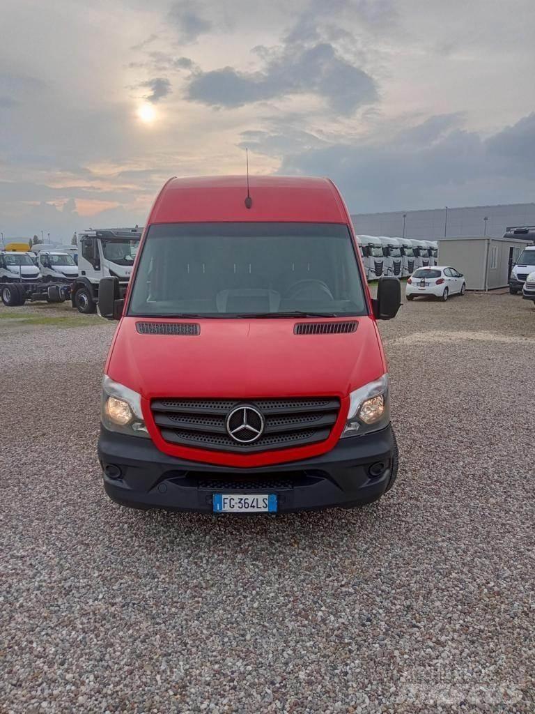 Mercedes-Benz SPINTER Skříňová nástavba