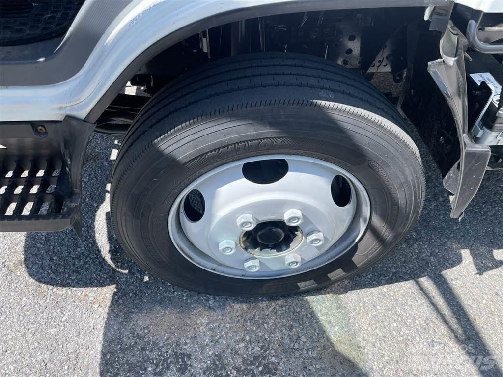 Isuzu NRR Skříňová nástavba