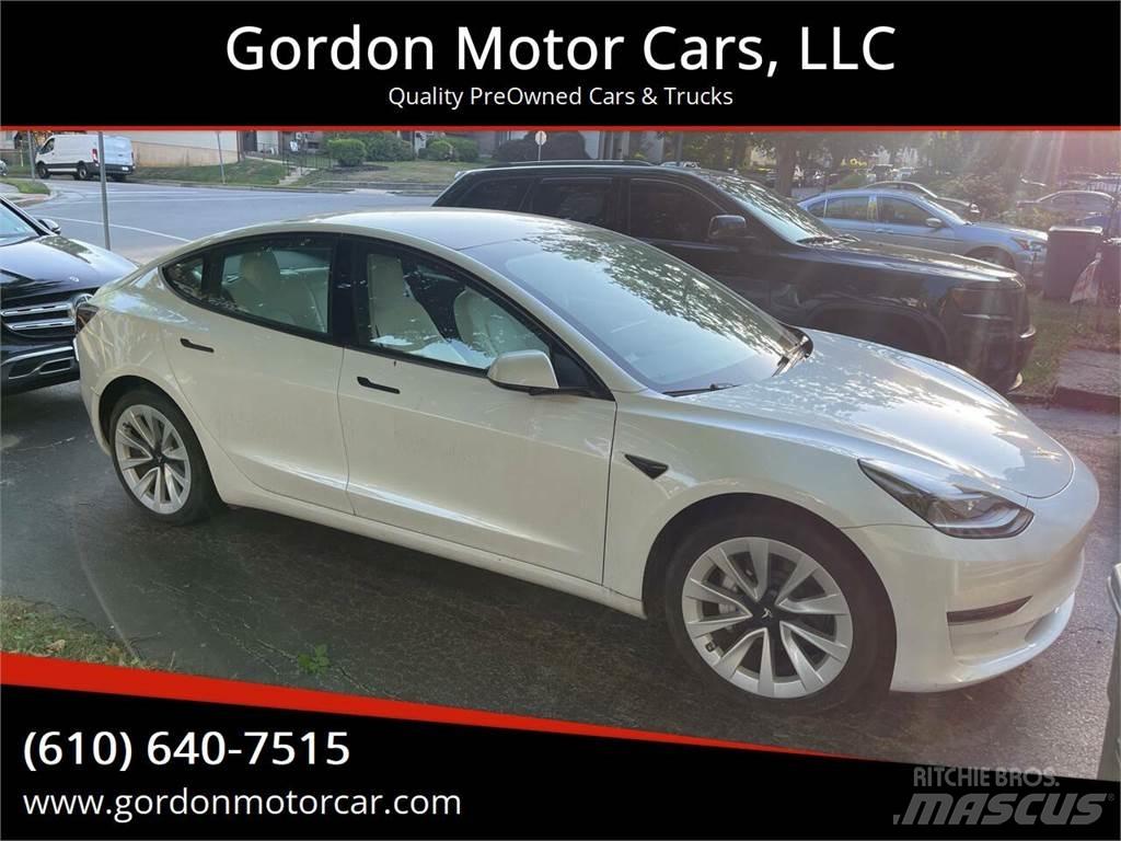 Tesla Model 3 Osobní vozy