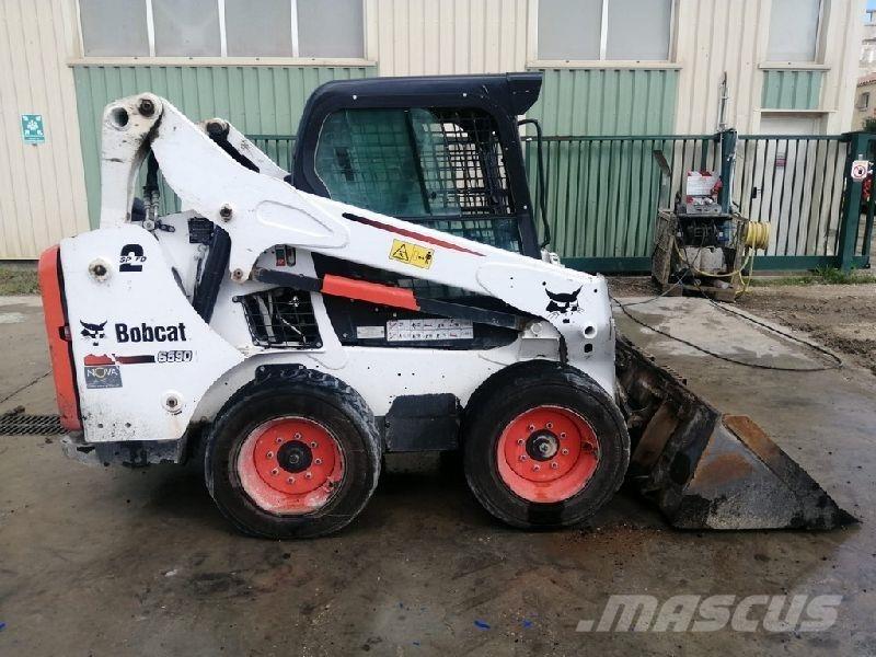 Bobcat S590 Kolové nakladače