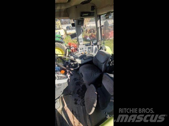 CLAAS AXION 840 Traktory