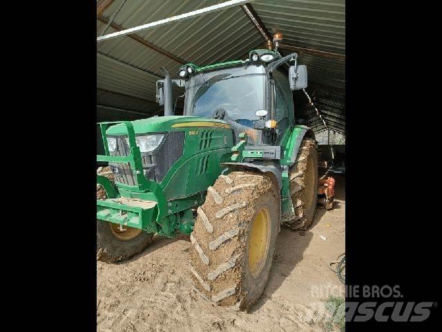 John Deere 6110R Traktory