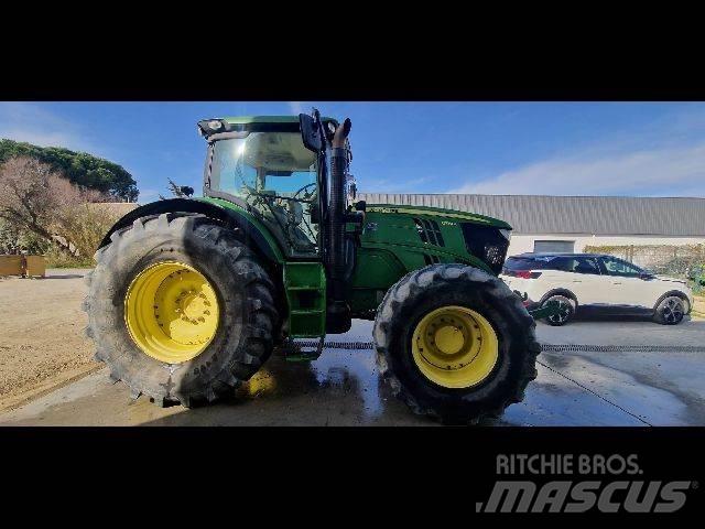 John Deere 6210 R Traktory