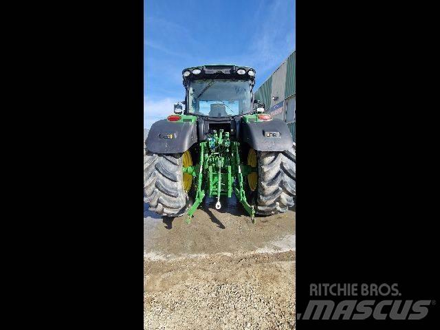 John Deere 6210 R Traktory