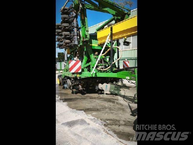 John Deere 750A Další secí stroje a příslušenství