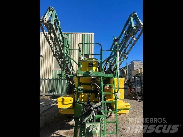 John Deere 824 SE Tažené postřikovače