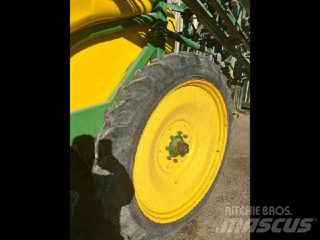 John Deere 824 SE Tažené postřikovače