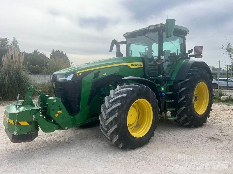 John Deere 8R410 Traktory