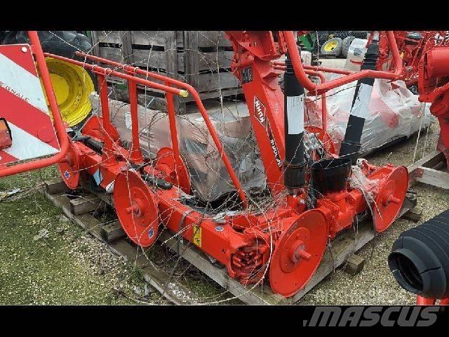 Kuhn 10812 Obraceče a shrabovače sena