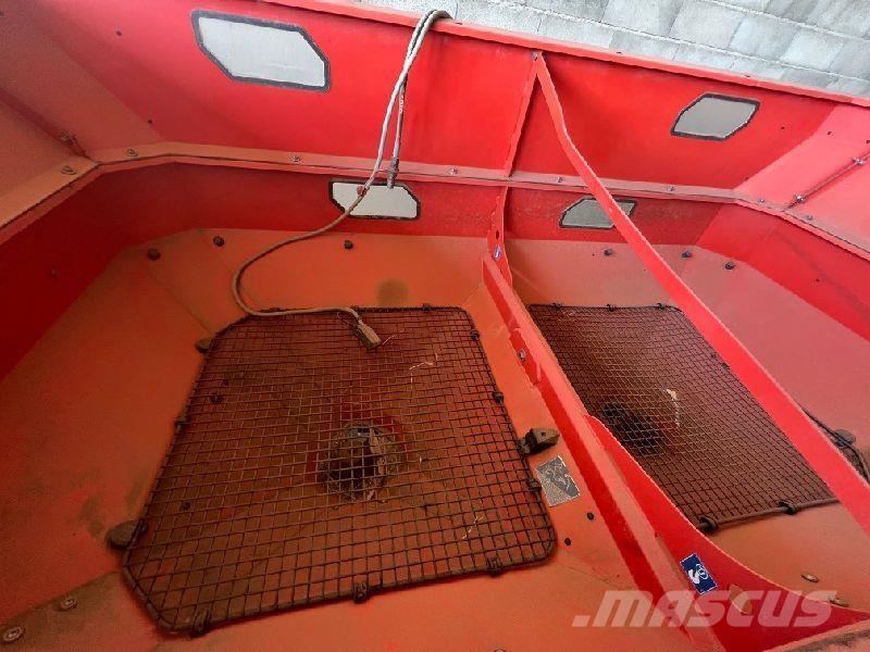 Kuhn AXIS 40.2 Rozmetadlo minerálních hnojiv