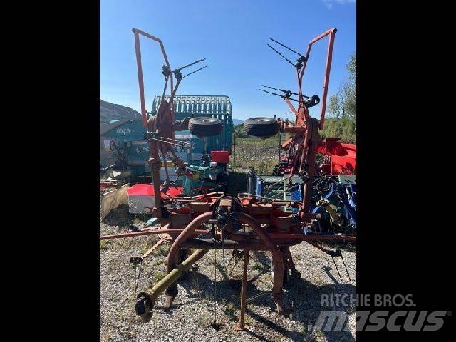 Kuhn GF5001MH Obraceče a shrabovače sena