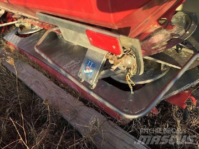 Kuhn GLB 1400 Rozmetadlo minerálních hnojiv