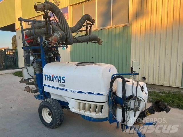 Thomas TTZ 800 Tažené postřikovače
